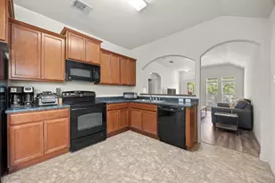 621 Amber Ln, Jarrell, TX 76537 - Photo 9