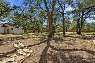 224 Maple Dr, Mountain City, TX 78610 - Photo 37