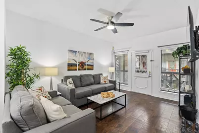 806 W 24th Street #210, Austin, TX 78705 - Photo 3