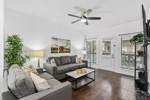 806 W 24th St, Austin, TX 78705 - Photo 3