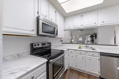 806 W 24th Street #210, Austin, TX 78705 - Photo 7