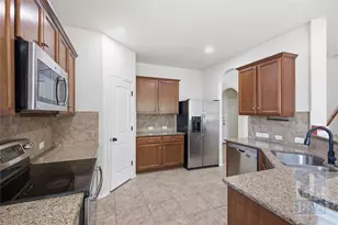 18713 Falcon Pointe Blvd, Pflugerville, TX 78660 - Photo 7