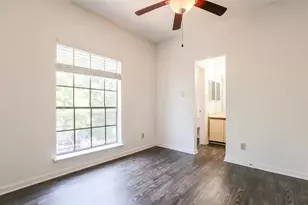 912 W 22nd St, Austin, TX 78705 - Photo 17