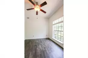 912 W 22nd St, Austin, TX 78705 - Photo 17