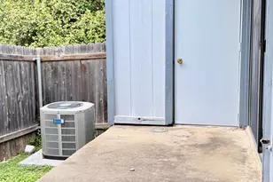 1411 Gracy Farms Ln, Austin, TX 78758 - Photo 19