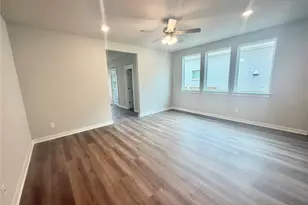 145 Zinnia Ln Ln, Hutto, TX 78634 - Photo 5