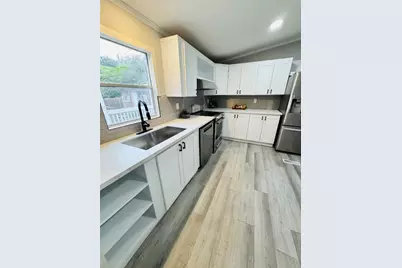 106 E Olive Street, Lockhart, TX 78644 - Photo 15