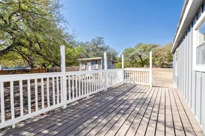 106 E Olive Street, Lockhart, TX 78644 - Photo 13