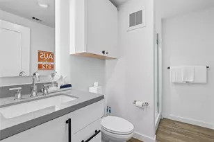 49 Navasota St, Austin, TX 78702 - Photo 9