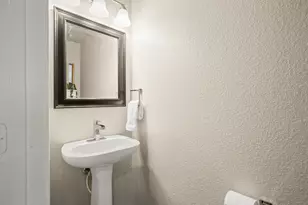 8816 Milton Lease Dr, Austin, TX 78747 - Photo 11