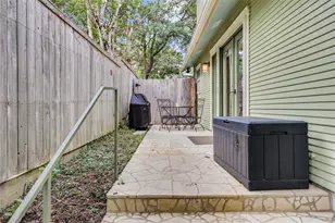 610 Oakland Ave, Austin, TX 78703 - Photo 13