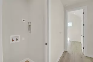 6802 Montana St, Austin, TX 78741 - Photo 13