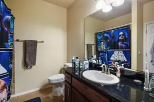 910 W 25th St, Austin, TX 78705 - Photo 11