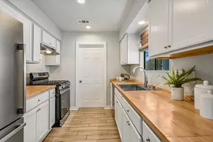 3203 Harpers Ferry Ln, Austin, TX 78745 - Photo 9