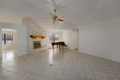 407 North Raymond Road, La Grange, TX 78945 - Photo 9