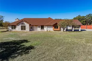 407 N Raymond Rd, La Grange, TX 78945 - Photo 1