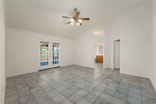 407 N Raymond Rd, La Grange, TX 78945 - Photo 15