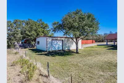 407 North Raymond Road, La Grange, TX 78945 - Photo 7