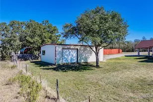 407 N Raymond Rd, La Grange, TX 78945 - Photo 7