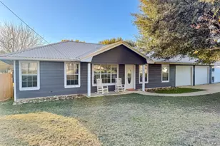 617 Caldwell St, Lexington, TX 78947 - Photo 1