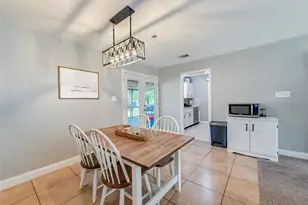 617 Caldwell St, Lexington, TX 78947 - Photo 5