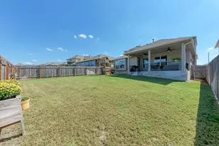 521 Elm Green St, Hutto, TX 78634 - Photo 39