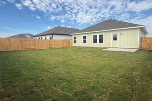 11909 Horseshoe Fld Bnd, Mustang Ridge, TX 78610 - Photo 13