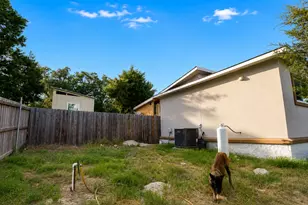 130 Los Arcos Rd, Elgin, TX 78621 - Photo 37