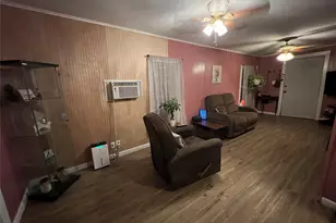 607 Garcia St, Lockhart, TX 78644 - Photo 3