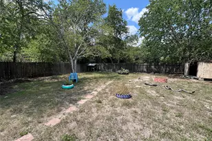 607 Garcia St, Lockhart, TX 78644 - Photo 21