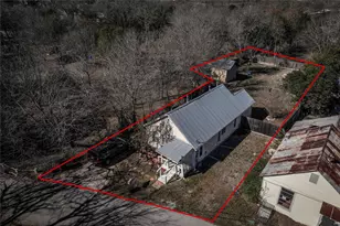 607 Garcia St, Lockhart, TX 78644 - Photo 3