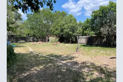 607 Garcia Street, Lockhart, TX 78644 - Photo 15
