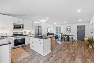 6809 Roanoke Dr, Austin, TX 78723 - Photo 9