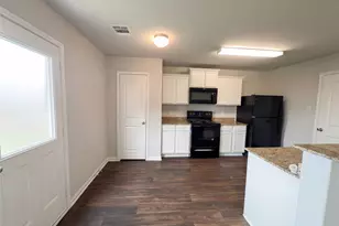 501 Yearwood Ln, Jarrell, TX 76537 - Photo 9