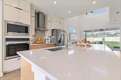 9421 Gladsome Path, Manor, TX 78653 - Photo 17