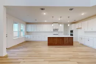 2008 Lolo Ln, Leander, TX 78641 - Photo 3