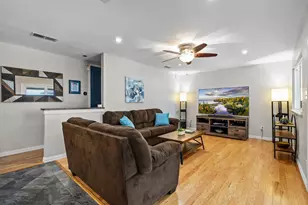 504 Heartwood Dr, Austin, TX 78745 - Photo 5