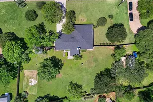 109 Woodland Rd, Georgetown, TX 78628 - Photo 3
