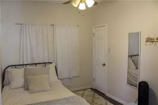 706 W 24th St, Austin, TX 78705 - Photo 13