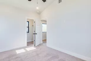 206 E Wonsley Dr, Austin, TX 78753 - Photo 13