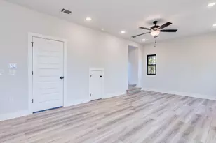 206 E Wonsley Dr, Austin, TX 78753 - Photo 9