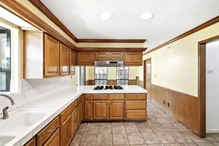 12113 Black Angus Dr, Austin, TX 78727 - Photo 15