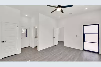 1106 Begonia Terrace #2, Austin, TX 78741 - Photo 9