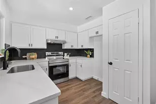12505 Parkland Dr, Austin, TX 78729 - Photo 13