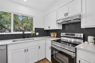 12505 Parkland Dr, Austin, TX 78729 - Photo 9