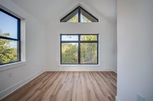605 E 55th St, Austin, TX 78751 - Photo 13