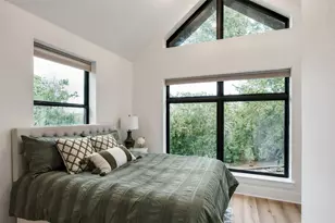 605 E 55th St, Austin, TX 78751 - Photo 11