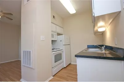 2818 Nueces Street #302, Austin, TX 78705 - Photo 3