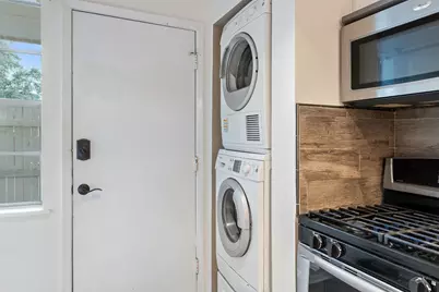 7920 Rockwood Lane #129, Austin, TX 78757 - Photo 15