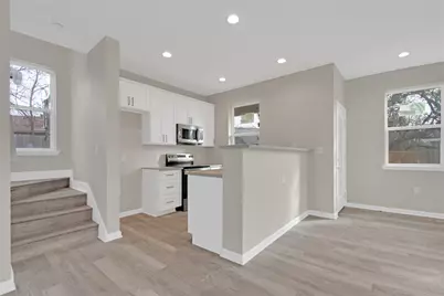 4913 Single Shot #B Circle, Austin, TX 78723 - Photo 3